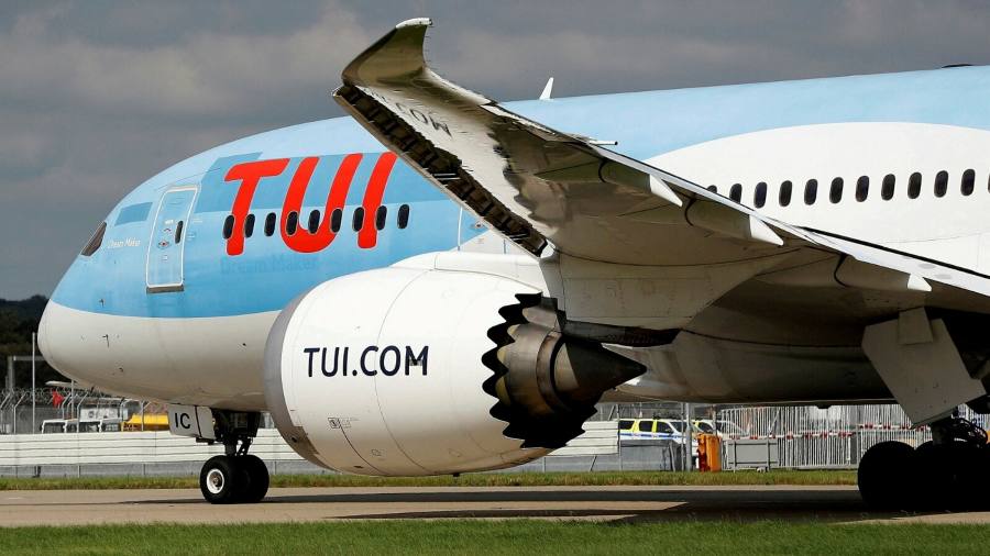 Tui suffers third-quarter loss after flight disruption