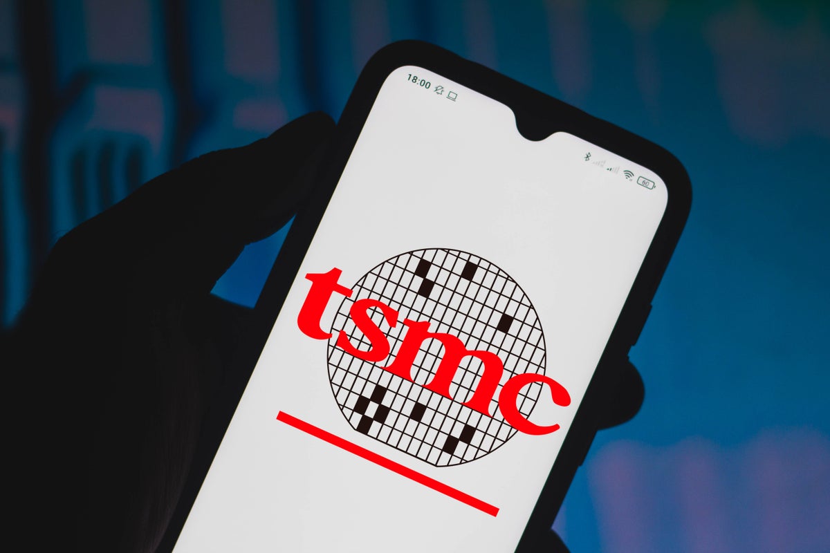 Apple Supplier TSMC And Other Chip Suppliers' Stocks Plunge After US Curbs On China - Apple (NASDAQ:AAPL), Taiwan Semiconductor (NYSE:TSM)