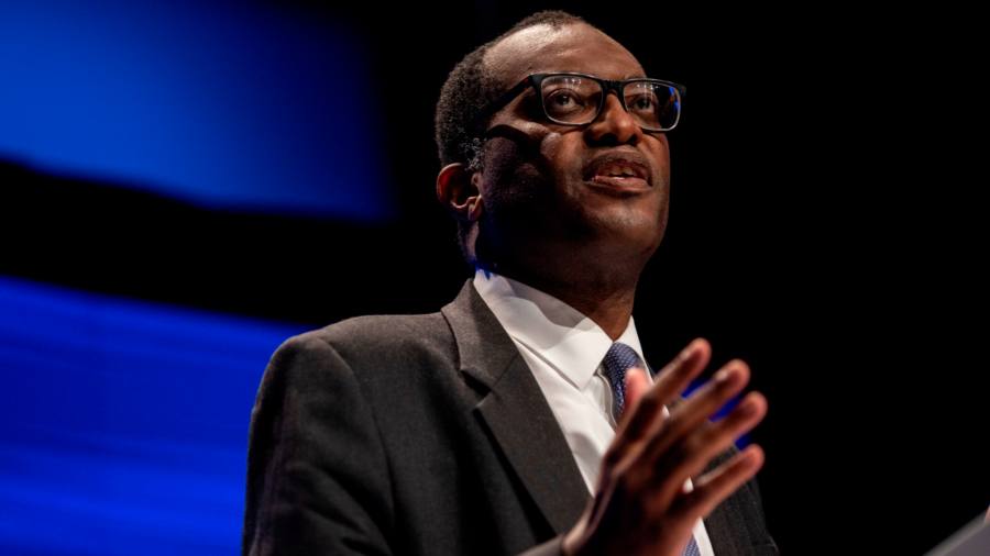 UK households to lose more than they gain from Kwarteng tax cuts
