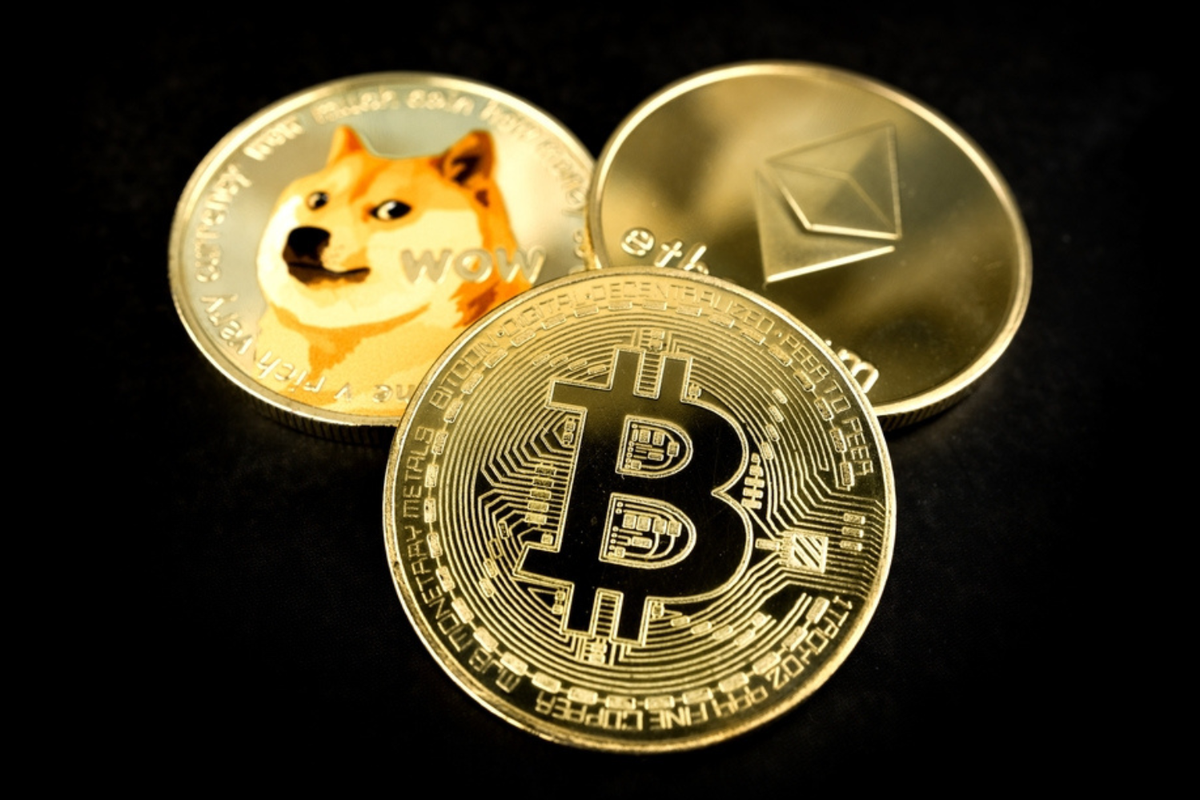 The Bitcoin, Ethereum And Dogecoin Setup Into The Weekend After FTX Mess, CPI Data, This Bullish Pattern - Bitcoin (BTC/USD), Ethereum (ETH/USD), Dogecoin (DOGE/USD)