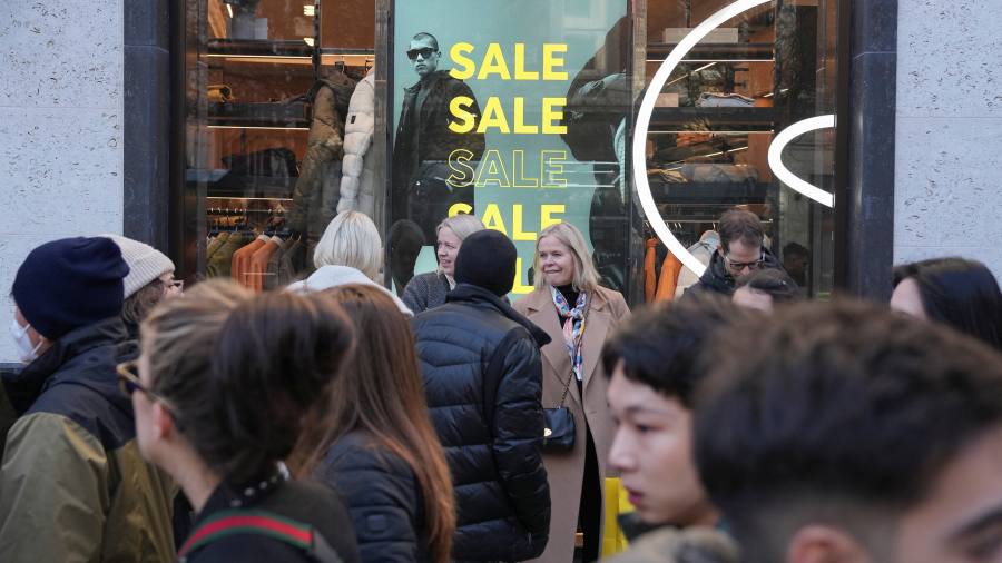 Shoppers return to Boxing Day sales but spending expected to be down