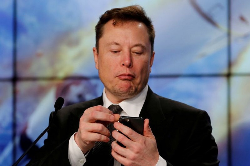 5 hot insider trades: Tesla stock pummeled on Musk