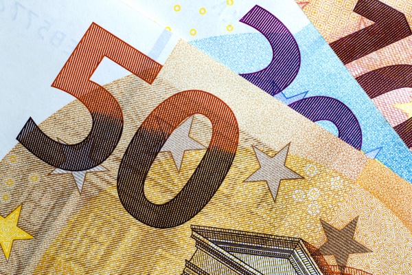 Euro calm as data calendar remains light