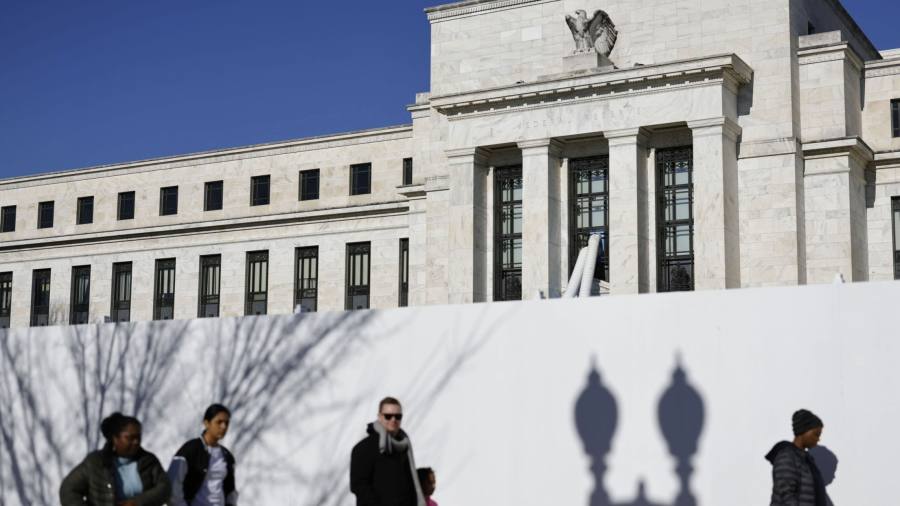 US stocks fall despite investors’ bet on slower Fed rate rises